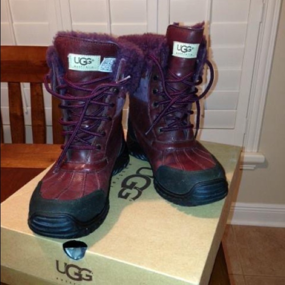 Ugg adorondak boots size 7